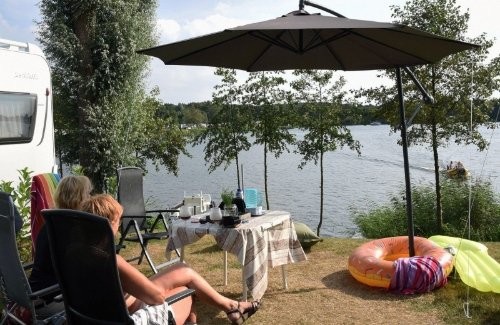 vakantiepark in limburg aan het water